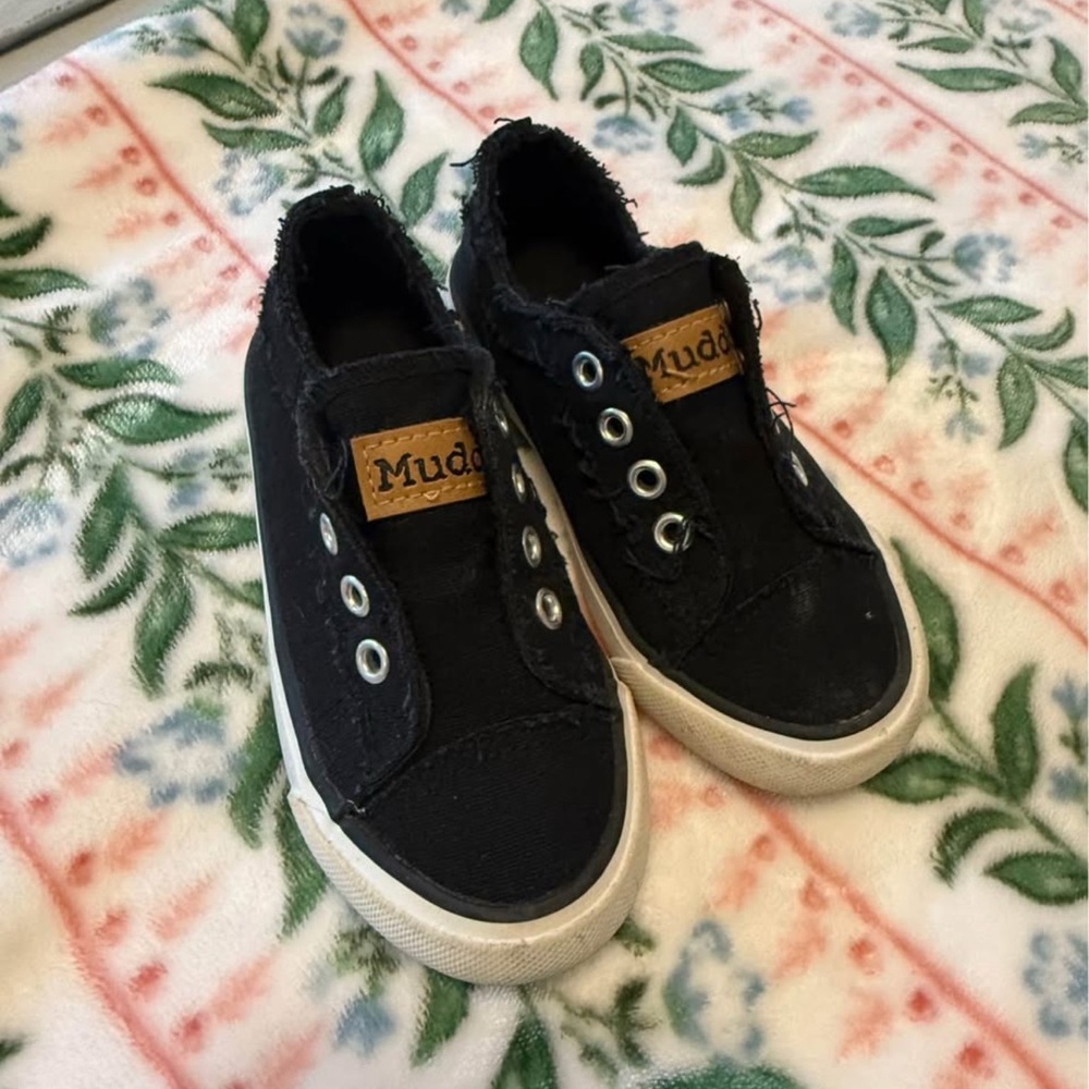 Mudd Black Canvas Kids Sneakers with White Soles
